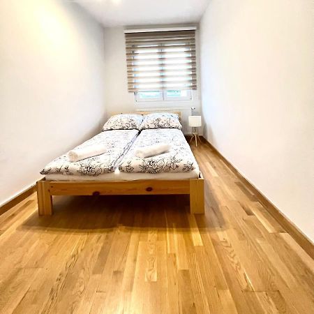 וינה Spacious Apartment With Terrace מראה חיצוני תמונה
