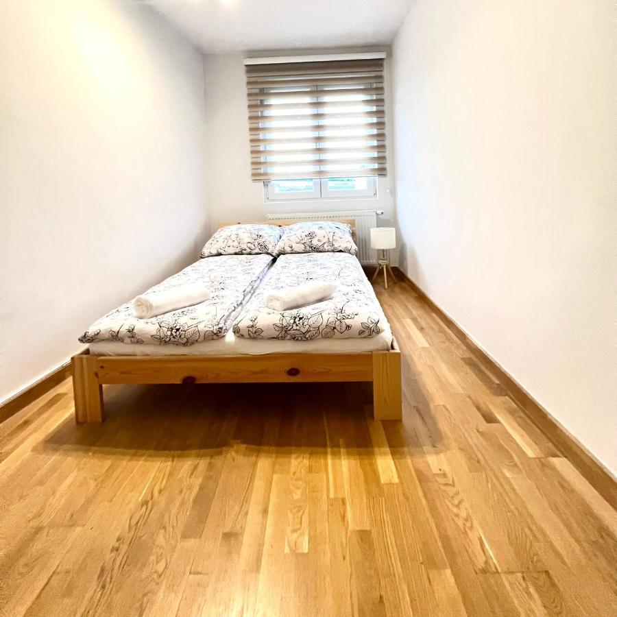 וינה Spacious Apartment With Terrace מראה חיצוני תמונה